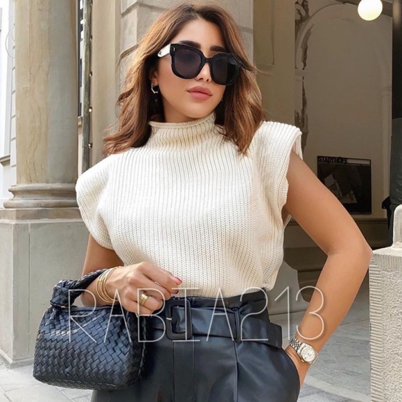 LAST 1!🔥BLOGGERS FAV🔥ZARA SHOULDER PAD KNIT TOP - Picture 5 of 16
